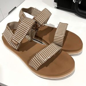 Roxy Velcro Sandals- Women’s Sz 8- Like New